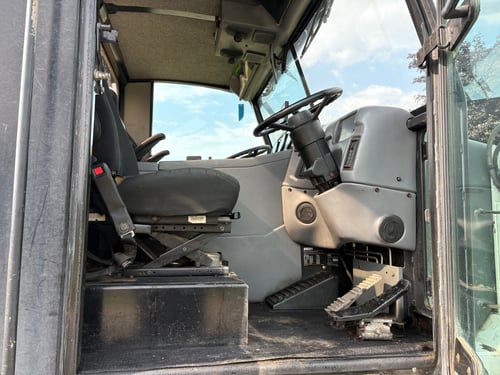Elgin 2011 Pelican NP Street Sweeper