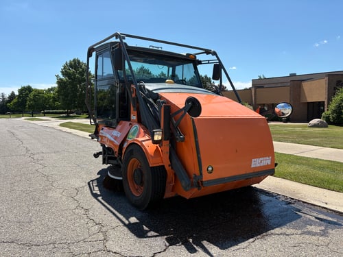 2008 Elgin Pelican Street Sweeper