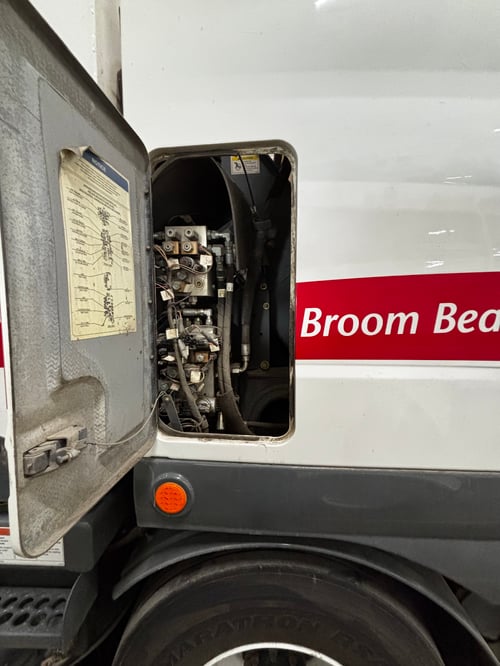 2017 Elgin Broom Bear