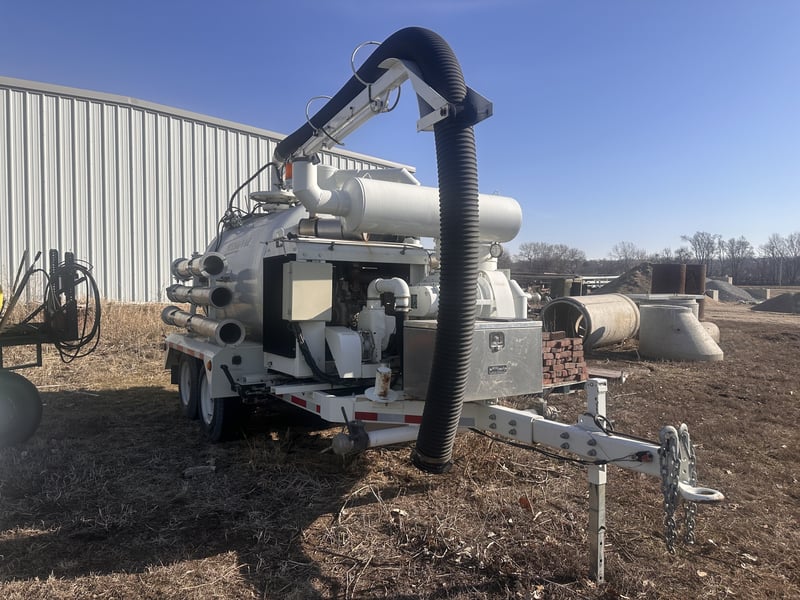 2002 Versa-Vac Featured Image