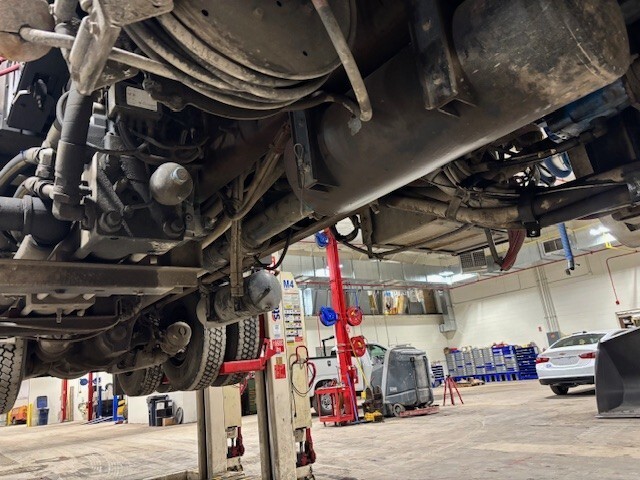MID VIEW UNDERCARRIAGE jpg