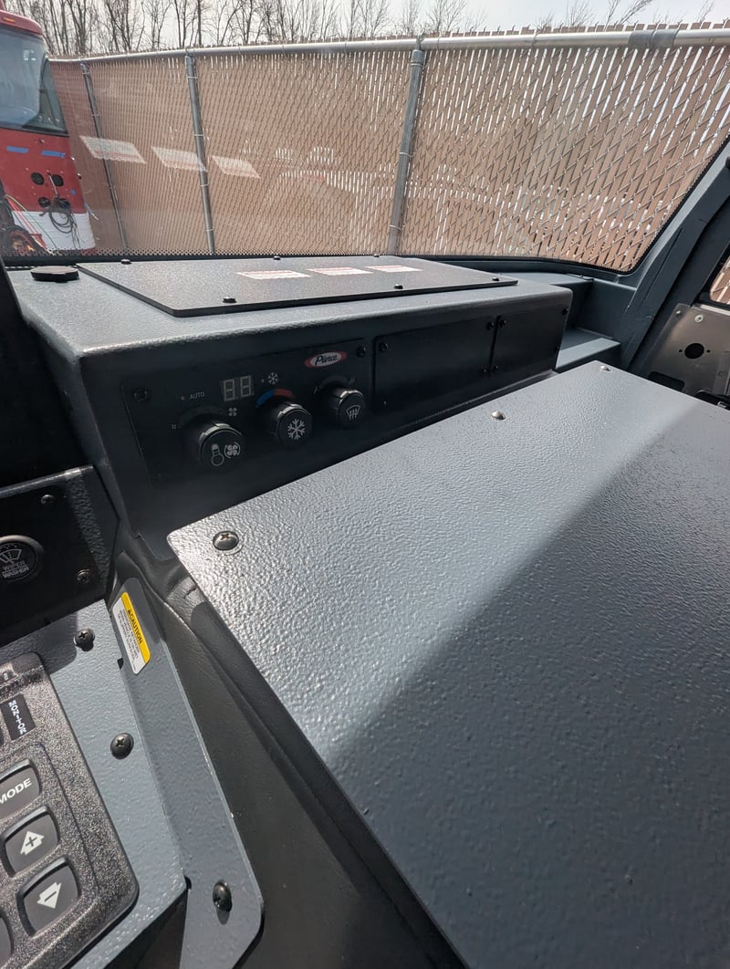 MacQueen 01 34 jpg 1