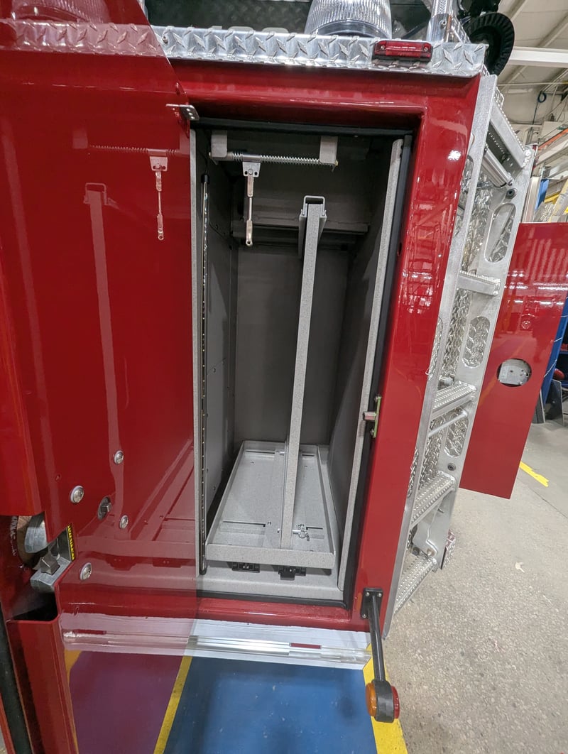 MacQueen 01 962 jpg