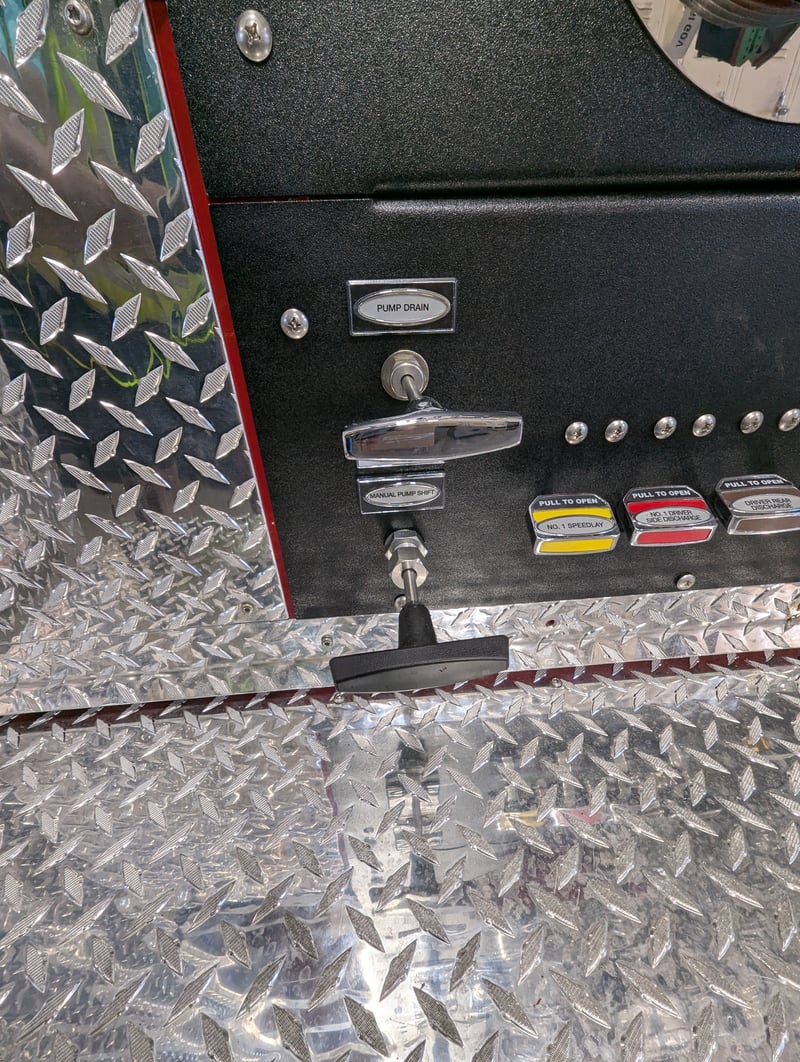 MacQueen 02 204 jpg 1