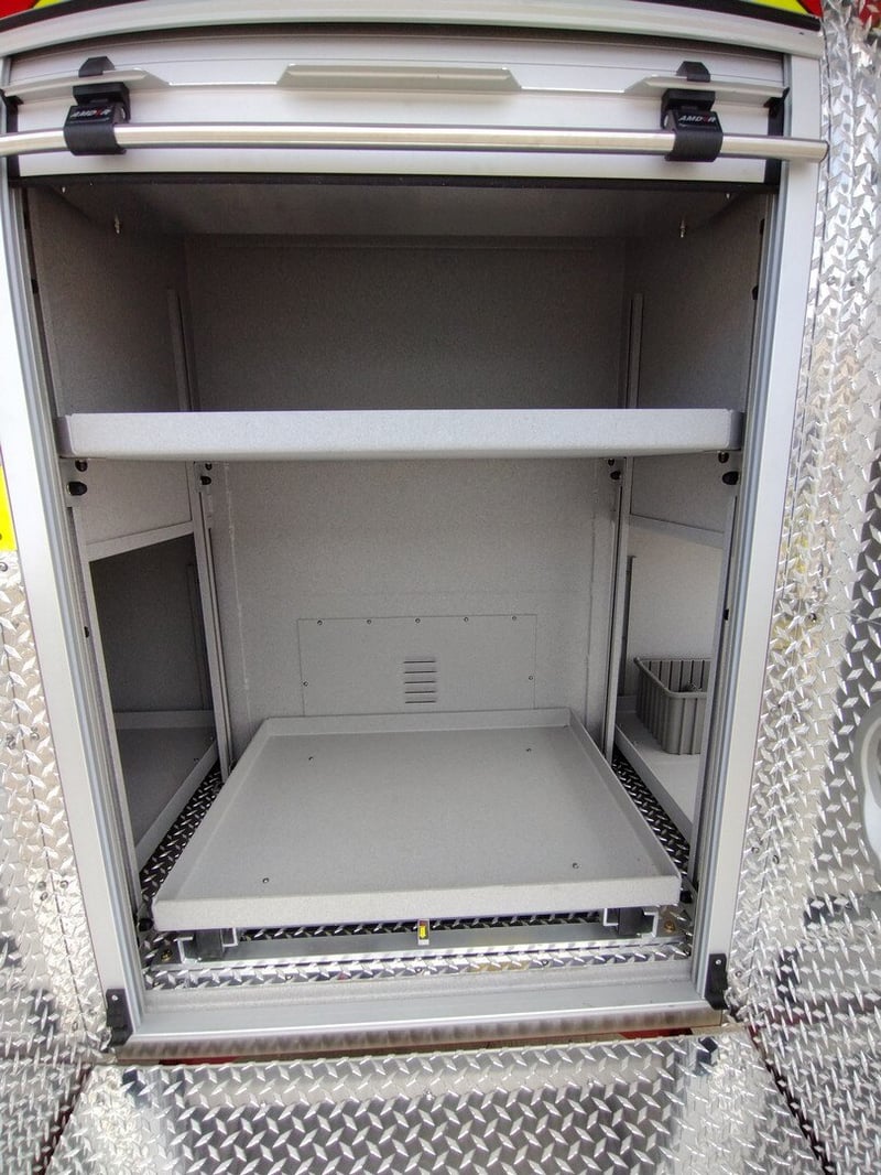 MacQueen 07 12 340 jpg