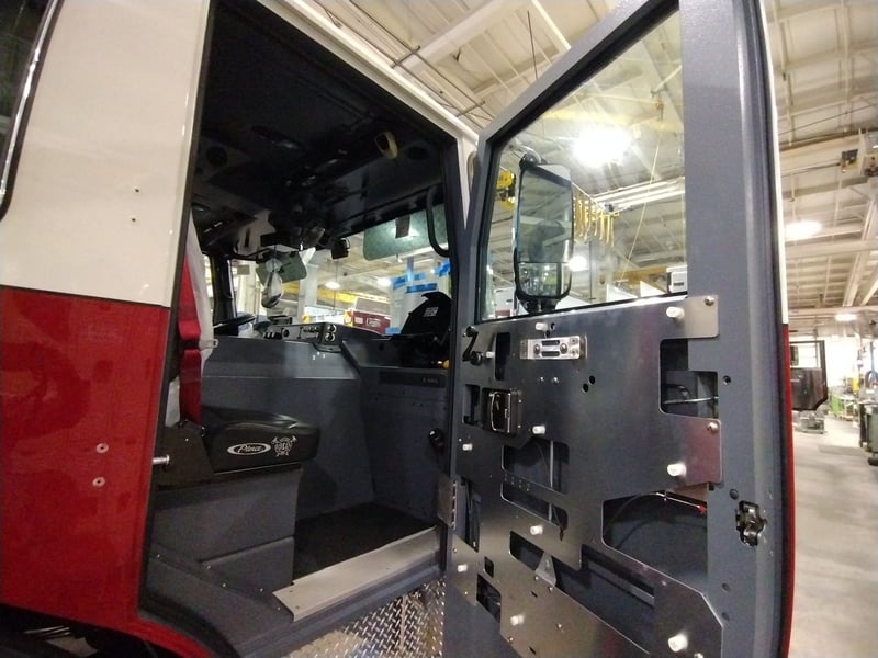 MacQueen Emergency A 01 (86) JPG