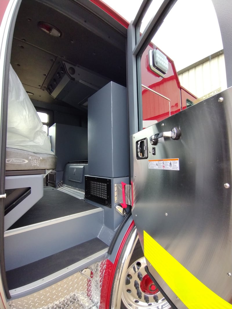 MacQueen Emergency A 107 JPG