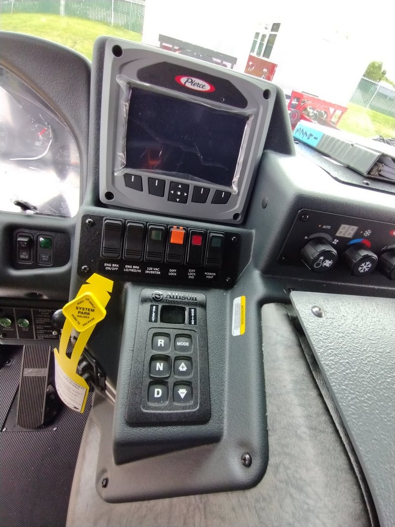 MacQueen Emergency A 261 jpg