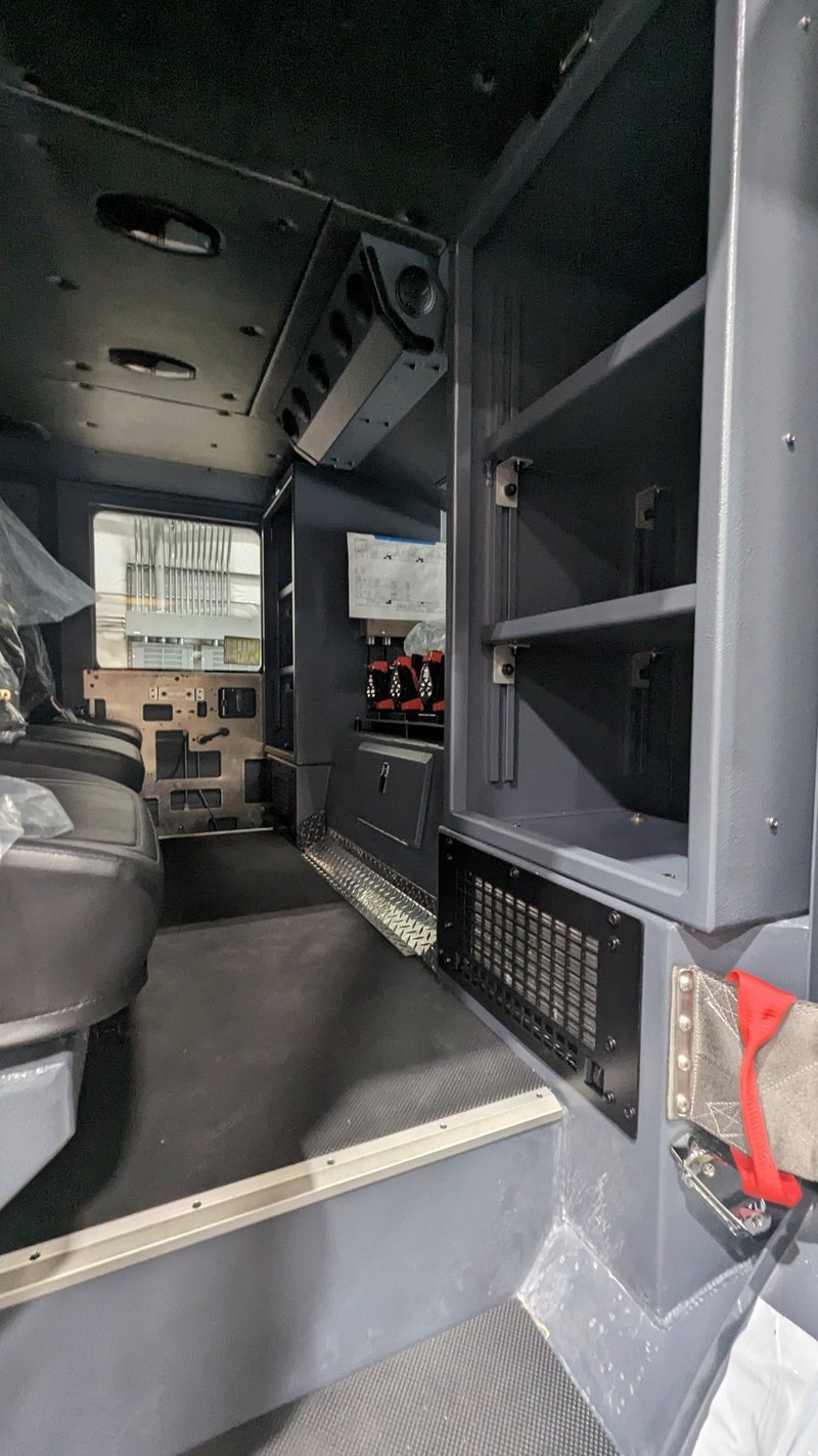 MacQueen Emergency A 503 JPG 1