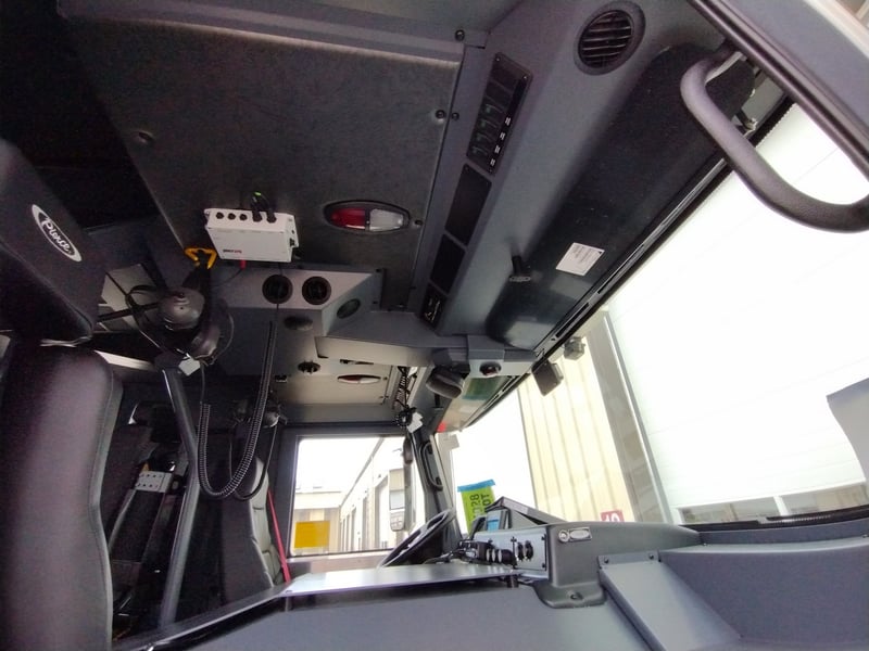 MacQueen Emergency A 585 jpg