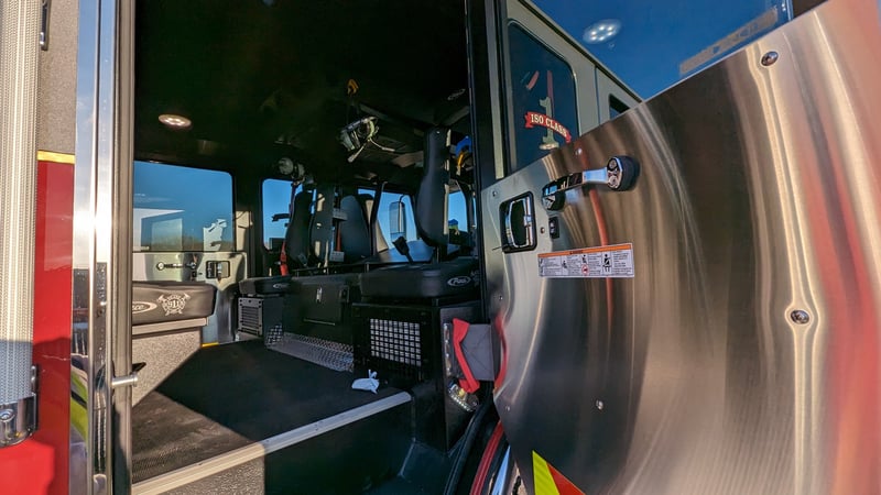 MacQueen Emergency A 615 jpg 2