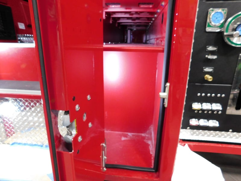 MacQueen Emergency Equipment 05 06 (175) JPG
