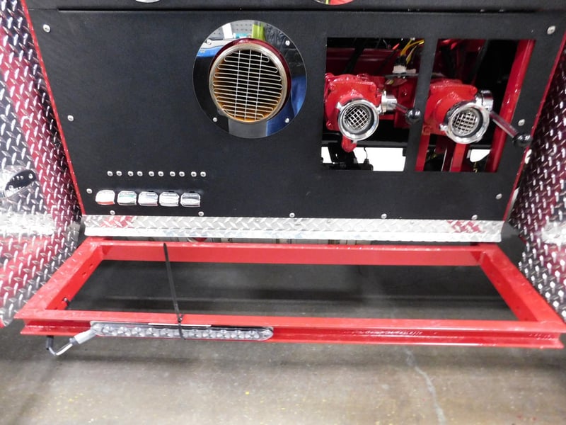MacQueen Emergency Equipment 05 06 (189) JPG
