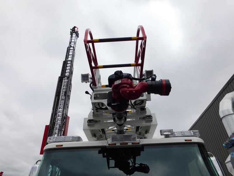 MacQueen Emergency Equipment 05 06 (460) JPG