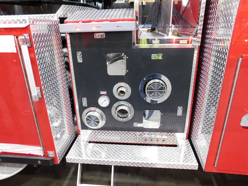 MacQueen Emergency Equipment 05 06 (506) JPG