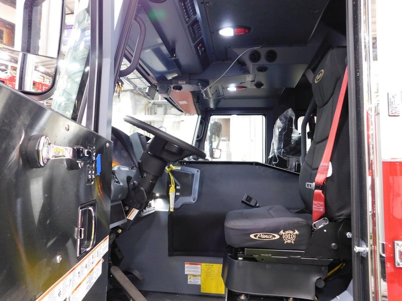 MacQueen Emergency Equipment 05 06 (595) JPG