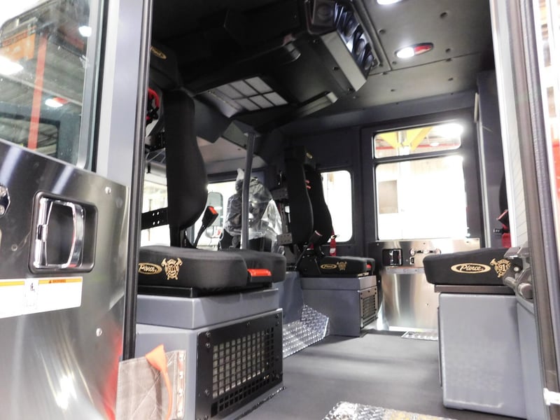 MacQueen Emergency Equipment 05 06 (597) JPG