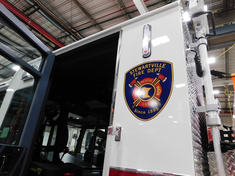 MacQueen Emergency Equipment 05 06 (600) JPG