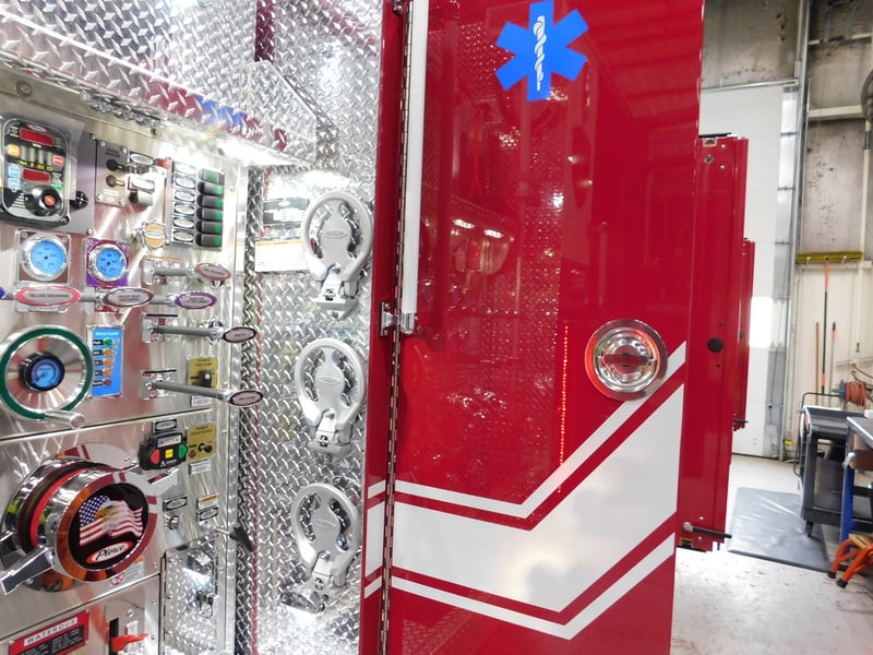 MacQueen Emergency Equipment 05 06 (603) JPG