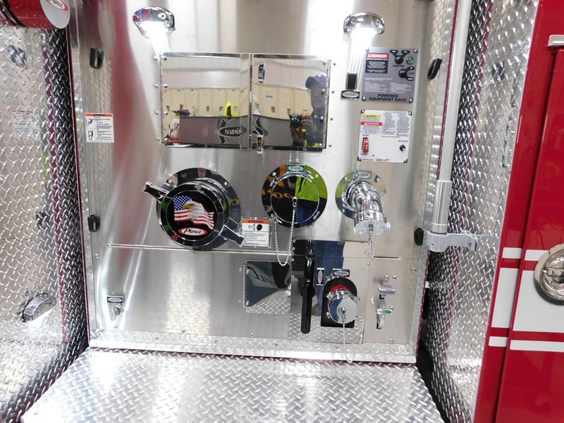 MacQueen Emergency Equipment 05 06 (622) JPG