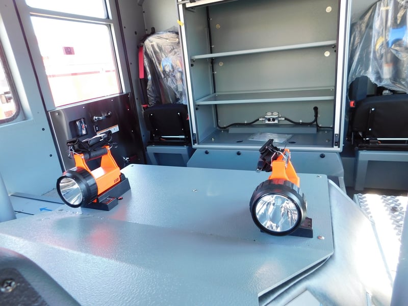 MacQueen Emergency Equipment 05 06 (645) JPG