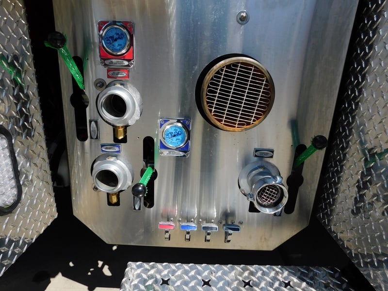 MacQueen Emergency Equipment 05 06 (652) JPG