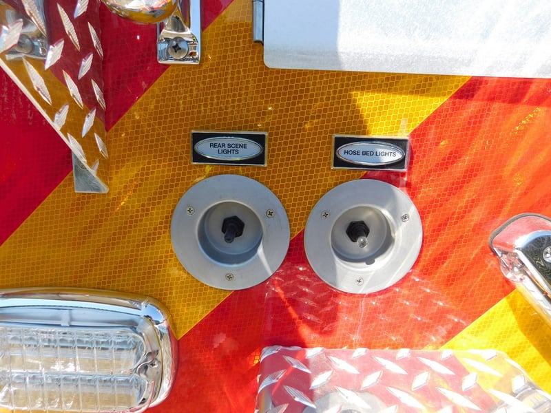 MacQueen Emergency Equipment 05 06 (660) JPG