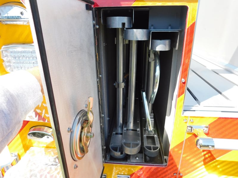 MacQueen Emergency Equipment 05 06 (661) JPG