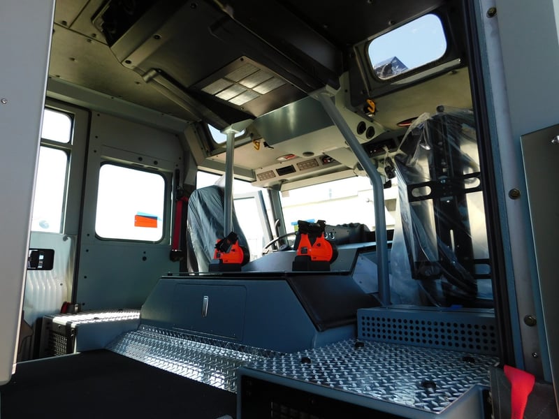 MacQueen Emergency Equipment 05 06 (671) JPG