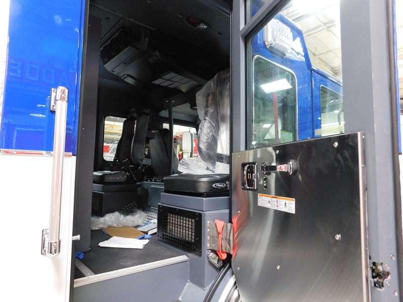 MacQueen Emergency Equipment 05 06 (779) JPG