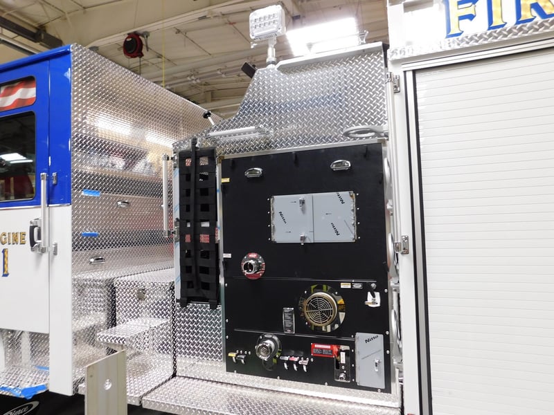 MacQueen Emergency Equipment 05 06 (790) JPG