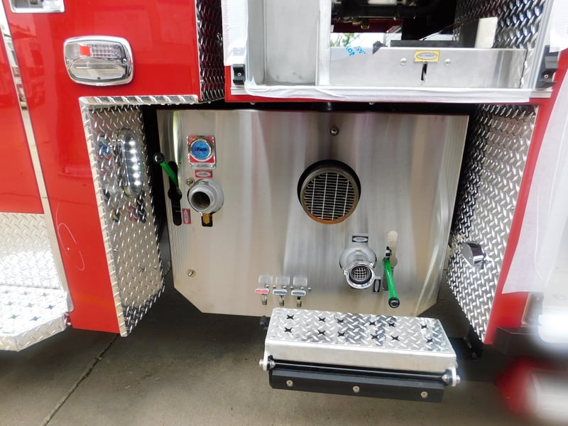 MacQueen Emergency Equipment 06 17 (154) jpg