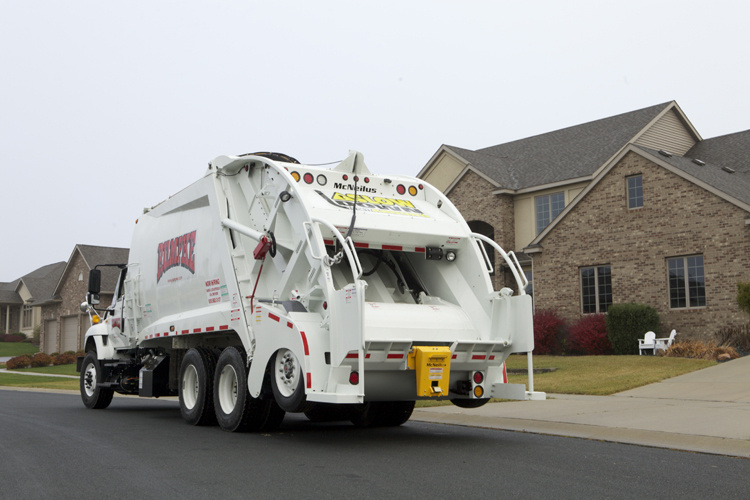 McNeilus Tag Axle Rear Loader Freightliner 2