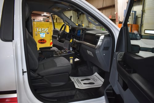 PL-Custom-Type-I-Classic-F550-4x4-Rear-Cab-Storage