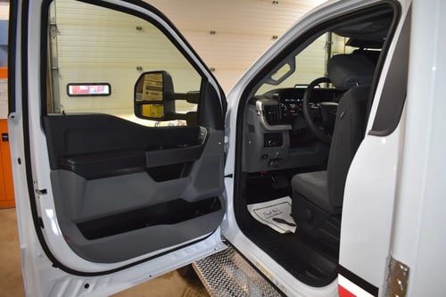 PL-Custom-Type-I-Classic-F550-4x4-Rear-Cab-Storage