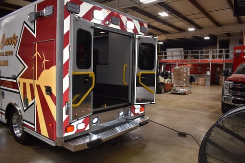 PL-Custom-Type-I-Classic-F550-4x4-Rear-Cab-Storage