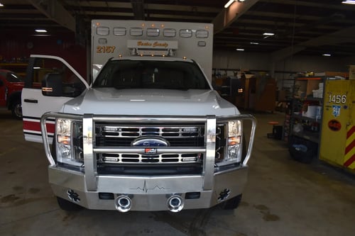 PL-Custom-Type-I-Classic-F550-4x4-Rear-Cab-Storage