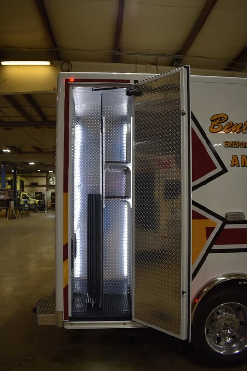 PL-Custom-Type-I-Classic-F550-4x4-Rear-Cab-Storage