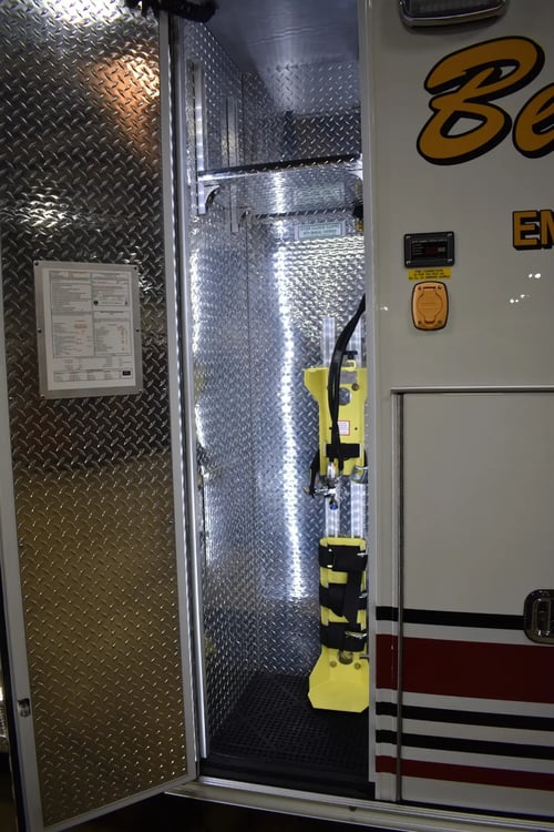 PL-Custom-Type-I-Classic-F550-4x4-Rear-Cab-Storage