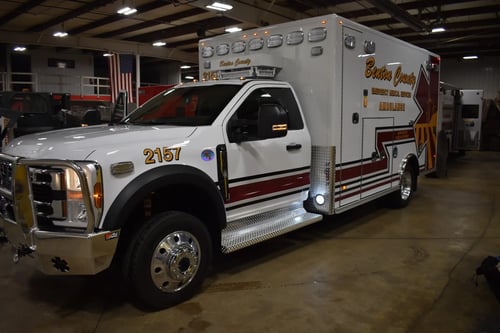 PL-Custom-Type-I-Classic-F550-4x4-Rear-Cab-Storage