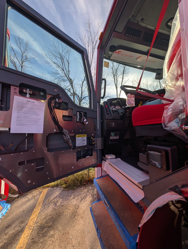 PXL 20251121 195602049 jpg