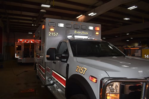 PL-Custom-Type-I-Classic-F550-4x4-Rear-Cab-Storage