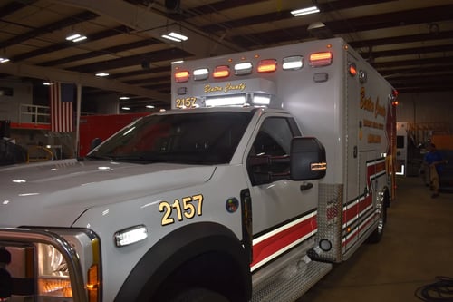 PL-Custom-Type-I-Classic-F550-4x4-Rear-Cab-Storage
