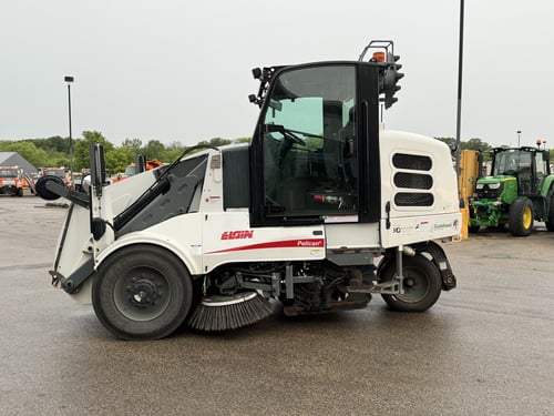 2017 Elgin Pelican NP Street Sweeper