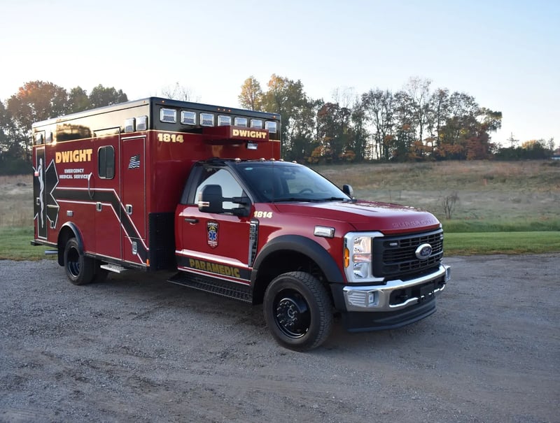 ford-f550-ambulance-passenger-front-quarter-view