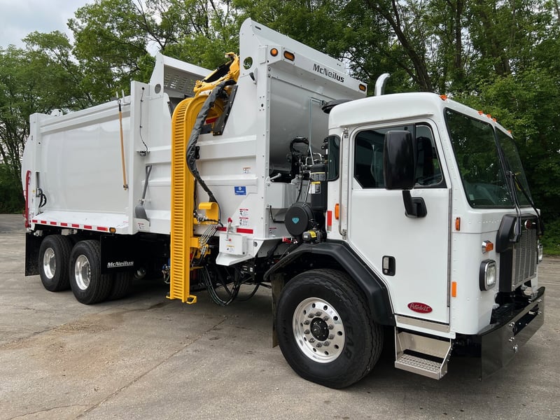 New Stock 2025 McNeilus ZR Automated Side Loader Garbage Truck For Sale MN,IA,WI,NE,OH,MI,ND,SD,IL,MO,KS 3