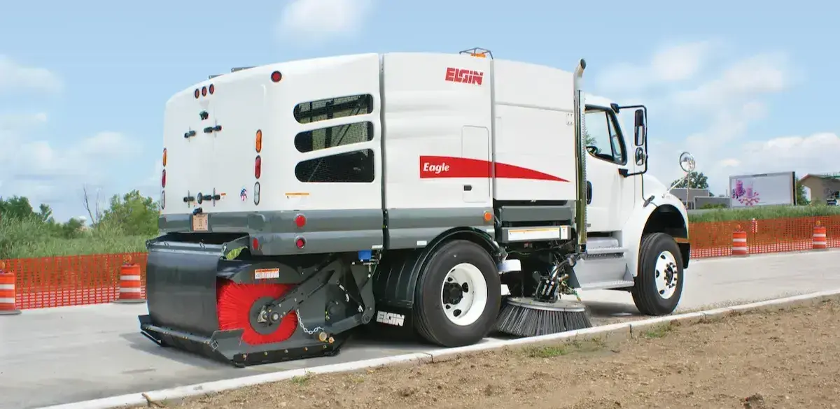 Elgin Eagle street sweeper designed for high-performance municipal street cleaning, debris collection, and year-round roadway maintenance.
